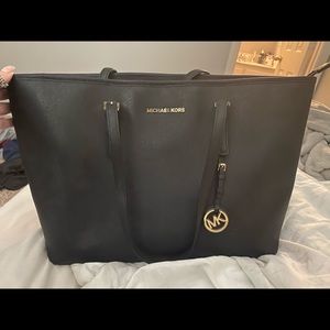 Micheal Kors Jet Set large tote